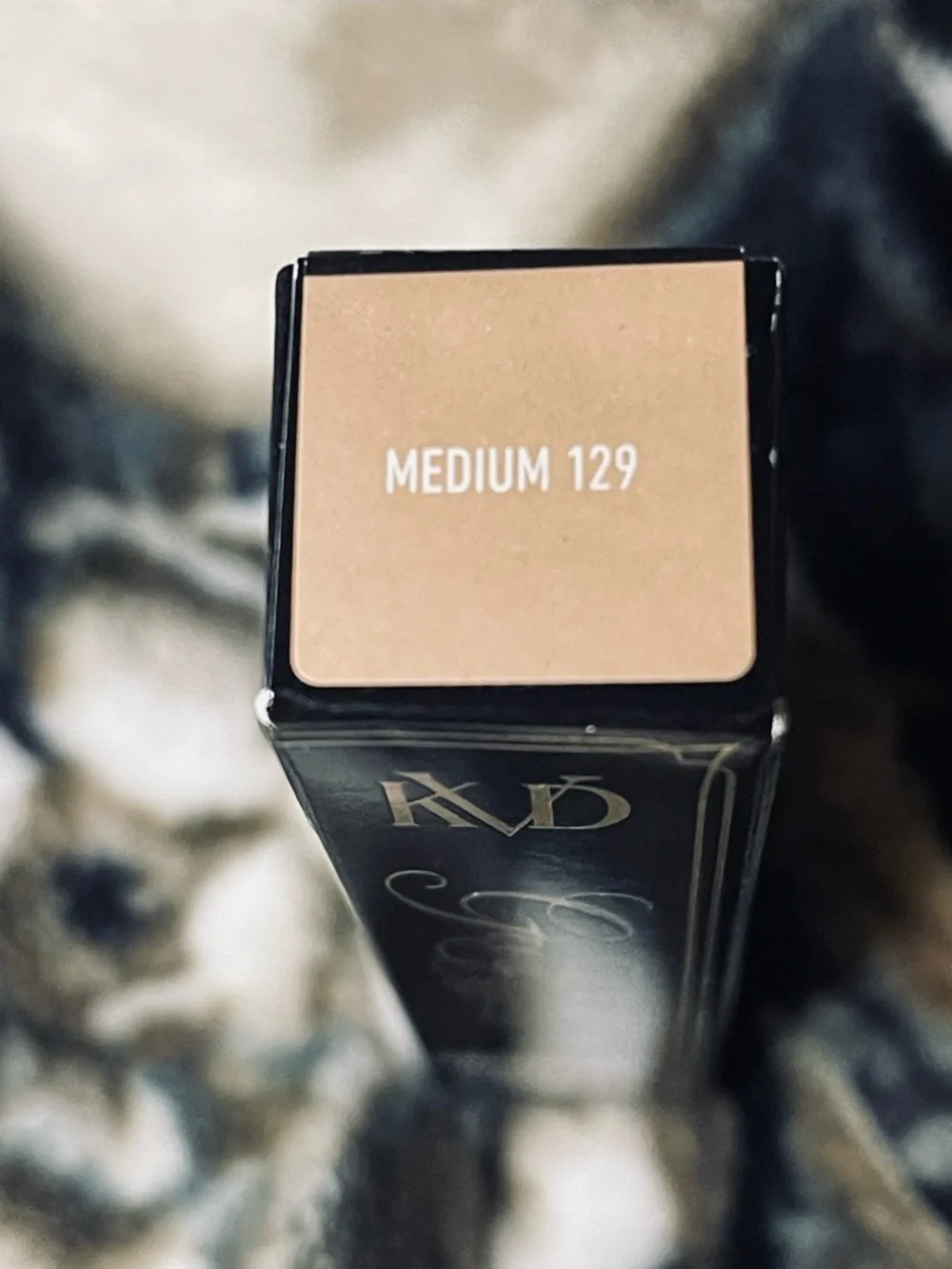 KVD Medium 129 Good Apple Lightweight Full Coverage Concealer